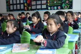 47秒丨滨州沾化开展“开学第一课”活动 邀请医生、交通警察走进课堂视频封面