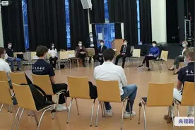 这群德国中学生反复读一封中国的来信 他们说“唱中文歌最开心”图片