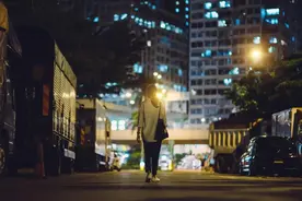 拿了7万年终奖就辞职！杭州女白领气懵爸妈：这么适合女孩的工作，你不要了？图片