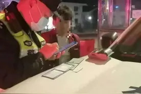 刚买的车开上高速没油了，95后小伙胆太大了！不要命了？图片