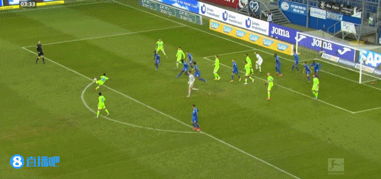 这... 霍村前锋面对空门只带不射 狼堡后卫剪刀脚铲断被红牌罚下图片