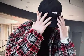 黄子韬晒美甲照片：新爱好，美甲图片