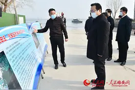 张国华在白洋淀淀中和淀边区域调研图片