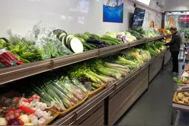 扎堆的社区生鲜店藏着你不知道的秘密：打折前偷换价码、私下采购便宜货图片