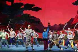 京剧《红灯记》福州上演 再现红色经典图片