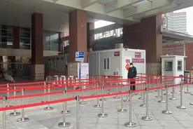 进返京政策调整，北京各医院核酸检测门诊降温图片