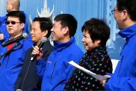 雷神山医院院长王行环：我们是一家人，是兄弟姐妹情视频封面