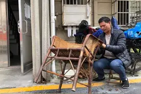 修好的哪里是藤椅，更是岁月！杭州竹器厂的藤椅了解吗，你家有关于藤椅的故事吗？图片