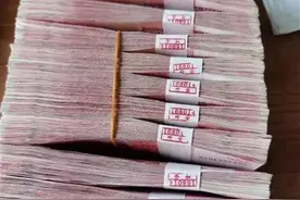 武汉一婆婆将12万现金丢在超市门前！接下来发生的事令人匪夷所思图片