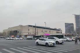 “人防工程”未过验收投用，加装光伏设施手续不全 青岛东李鞋城安全堪忧图片