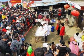 「特写」“拉面哥”遭遇拉锯战：蹭流量的越来越多，但平台不干了图片