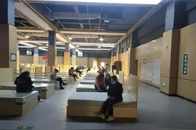江夏方舱变身疫苗接种点图片