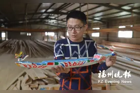 方剑伟：原汁原味制出龙舟缩微版图片