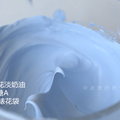 梦幻小蓝花奶油蛋糕