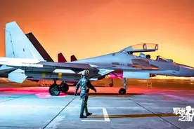 高清大图！看歼-16硬核战斗姿态，军迷们称它为“炸弹卡车”图片