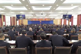 郭正勇为全市政法队伍上教育整顿专题党课图片