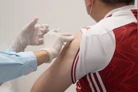 实地探访广州番禺最大新冠疫苗接种点，揭秘疫苗接种全流程视频封面