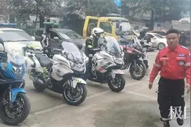 武汉有群骑摩托车的“义务救护员”，投身公益背后面临现实尴尬图片