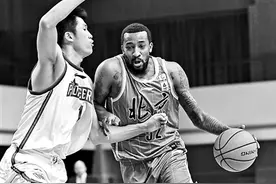 首钢队是不是该试试麦克雷了？图片