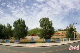 八棵树，风里雨里筑梦人图片