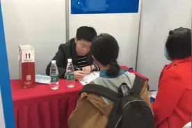 长江存储工艺工程研发岗，多名博士投递简历，博士学历年薪30万左右视频封面