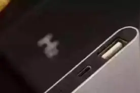 西安地铁拟禁止使用移动充电物品视频封面