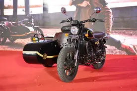 银钢复古边三轮上市 售价3.28万图片