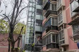 这个街道为老旧小区的加装电梯上了保险图片