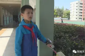 了不起的乐山9岁男孩，发明“神器”帮盲人安全出行图片