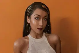 穿得像她们这么辣，一看就过得很开心图片