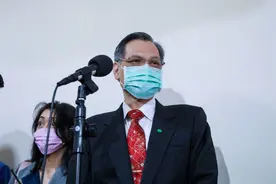 台当局安全部门曝“法国舰艇在南海东海出没”，岛内网友：先考虑自身的安全吧图片