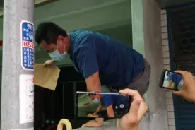 害51人惨死！工程车司机劣迹斑斑 保释后狼狈翻墙回家图片