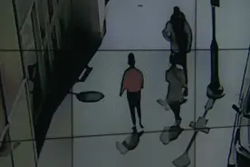 美媒：流浪汉当街掌掴亚裔女子大摇大摆离开 警方否认出于种族动机图片