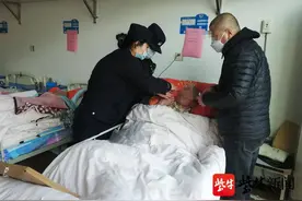 “为了不耽误病人治疗，建议您给他先办张临时身份证”连云港新海派出所“零跑腿”服务暖民心图片