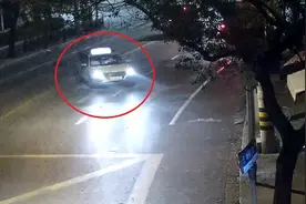 一脚油“18万”，醉酒男不满司机先送朋友，夺车冲撞电线杆图片