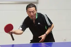 你见过这样的乒乓球拍吗？衢州有个“世界一拍”，把国球玩出了魔性图片