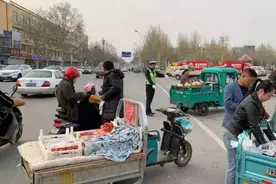 潍坊高密交警严查三轮车、四轮车交通违法行为图片