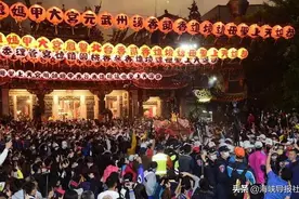 万人空巷！大甲妈祖深夜起驾展开9天8夜绕境图片