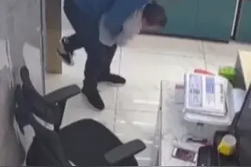 太及时！女儿吃糖疑似卡住不停尖叫，爸爸神反应用海姆立克急救法图片