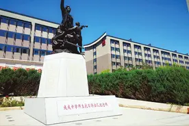 成成中学：全国青年运动的一面旗帜图片
