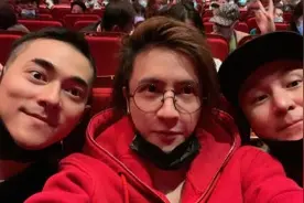 薛之谦朱桢李晨一起看电影 晒三人同框开心合照图片