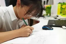 奉贤学子发明的万向箱包轮亮相上交会！设计产品已在天猫有售图片