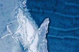 高原上的“蓝宝石”图片