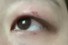 亚裔男子纽约街头惨遭殴打 路人的举动暖爆了！世间还是有温情图片