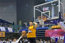 CUBA扣篮王、三分王 河南大学生咋恁牛图片