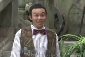 72家房客：刘定坚假冒肺痨，哪知上街仍做坏事，被邻居合伙欺骗