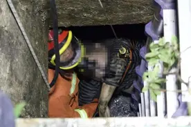 宠物狗掉进污水井，浙江一女子喊来老公下井去救，不幸死亡，男子才30岁，两个孩子一个4岁一个6个月图片