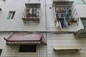 南宁仙葫多栋民房地基下沉、墙体开裂，居民质疑施工所致，回应来了图片