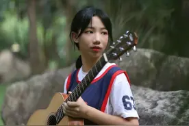 绝了！15岁姑娘全网爆红吸粉百万，她凭什么？图片