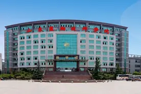 发展职业教育 让更多“蓝翔”从济南走向全国图片